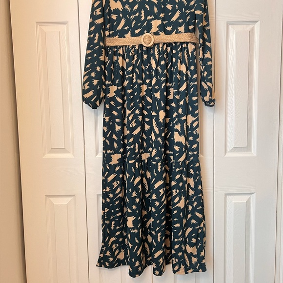 Women’s/Girls Long Green Dress - Picture 3 of 3